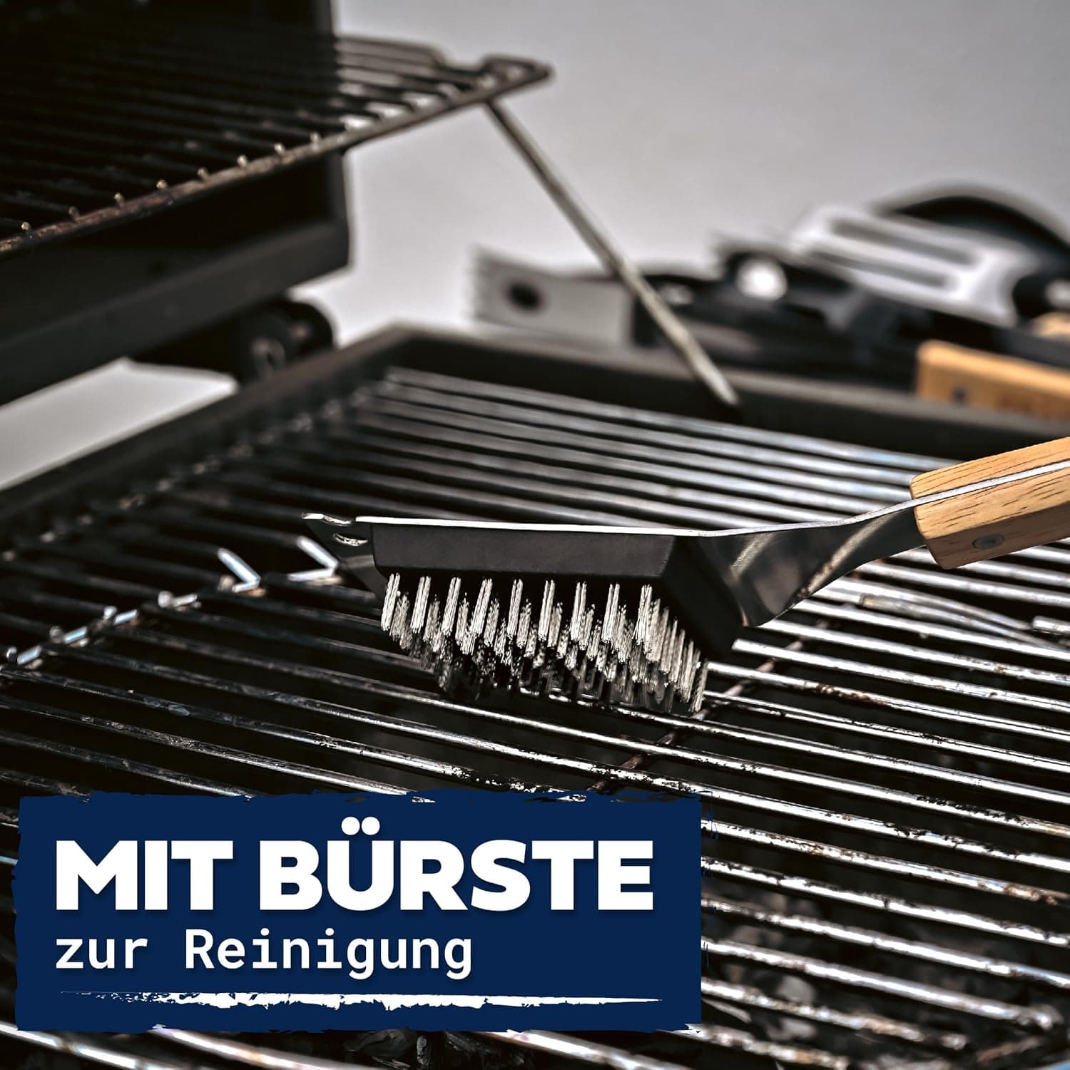 Praknu Grillbesteck Set mit Holzgriffen und Tragetasche - Hitzebeständig, Rostfrei und Robust - Grill Zubehör Set mit Grillbürste, Zange, Wender und Fleischgabel - Grillzubehör - Männer Geschenk