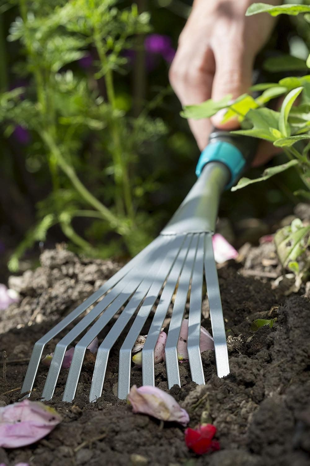 Gardena Comfort Kleingeräte-Set: ideales Set für Blumenbeet und Balkon bestehend aus Blumenkelle, Kleinbesen und Blumenrechen (8964-60)