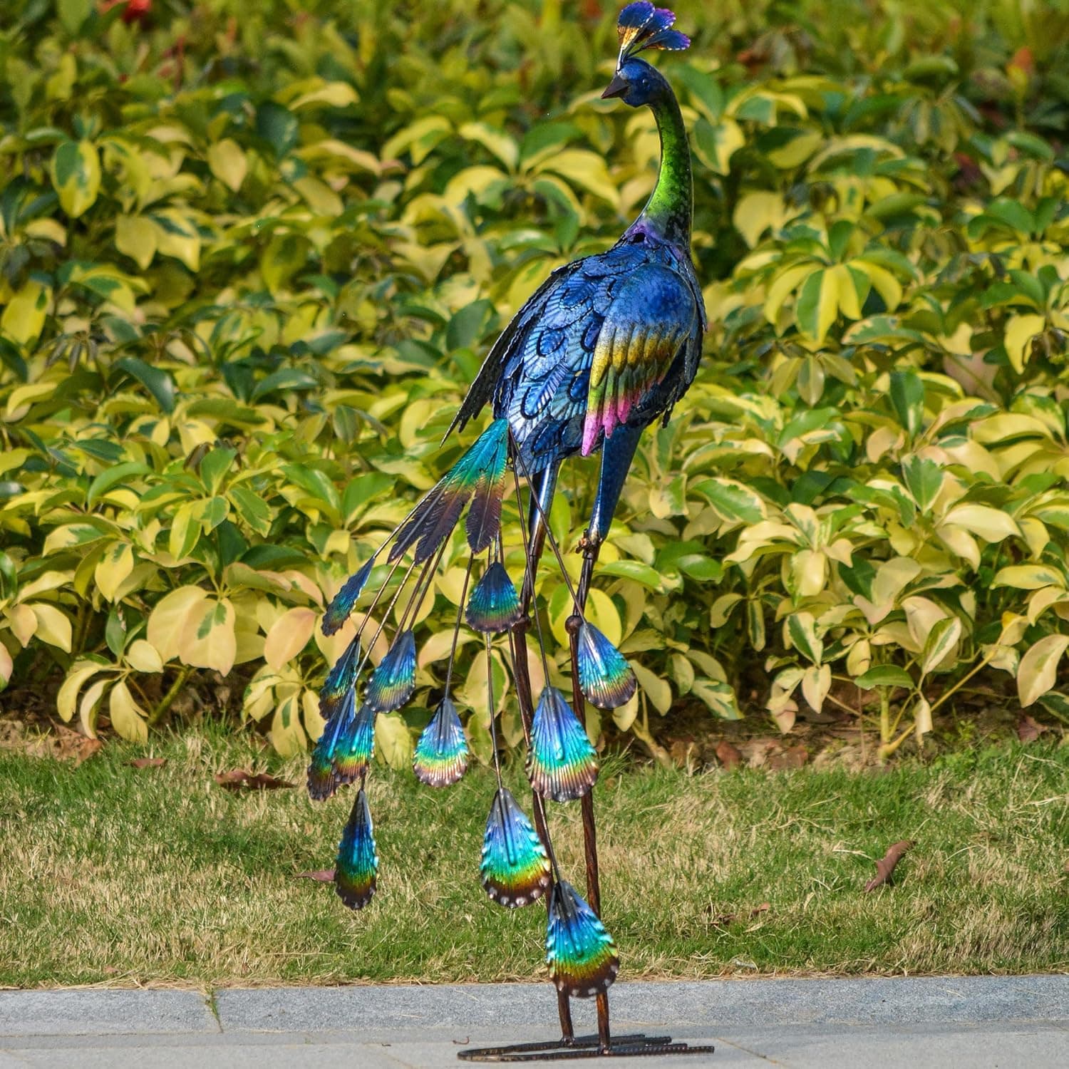 TERESA'S COLLECTIONS Gartendeko für draußen, 61cm große Gartenstatue, Pfau, aus Metall, Skulpturen, stehend, für Dekoration von Rasen, Terrasse,Muttertagsgeschenk Vatertagsgeschenk(M)