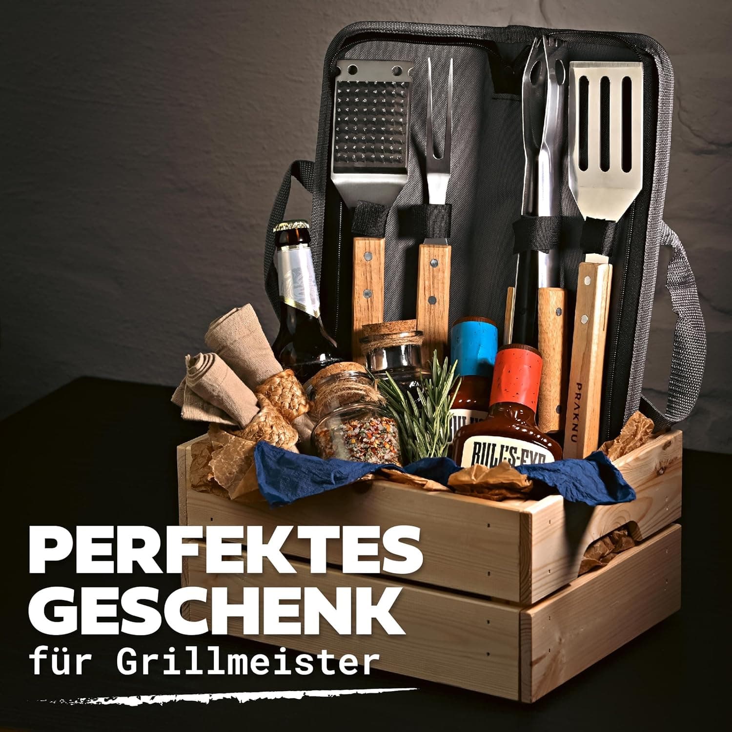 Praknu Grillbesteck Set mit Holzgriffen und Tragetasche - Hitzebeständig, Rostfrei und Robust - Grill Zubehör Set mit Grillbürste, Zange, Wender und Fleischgabel - Grillzubehör - Männer Geschenk