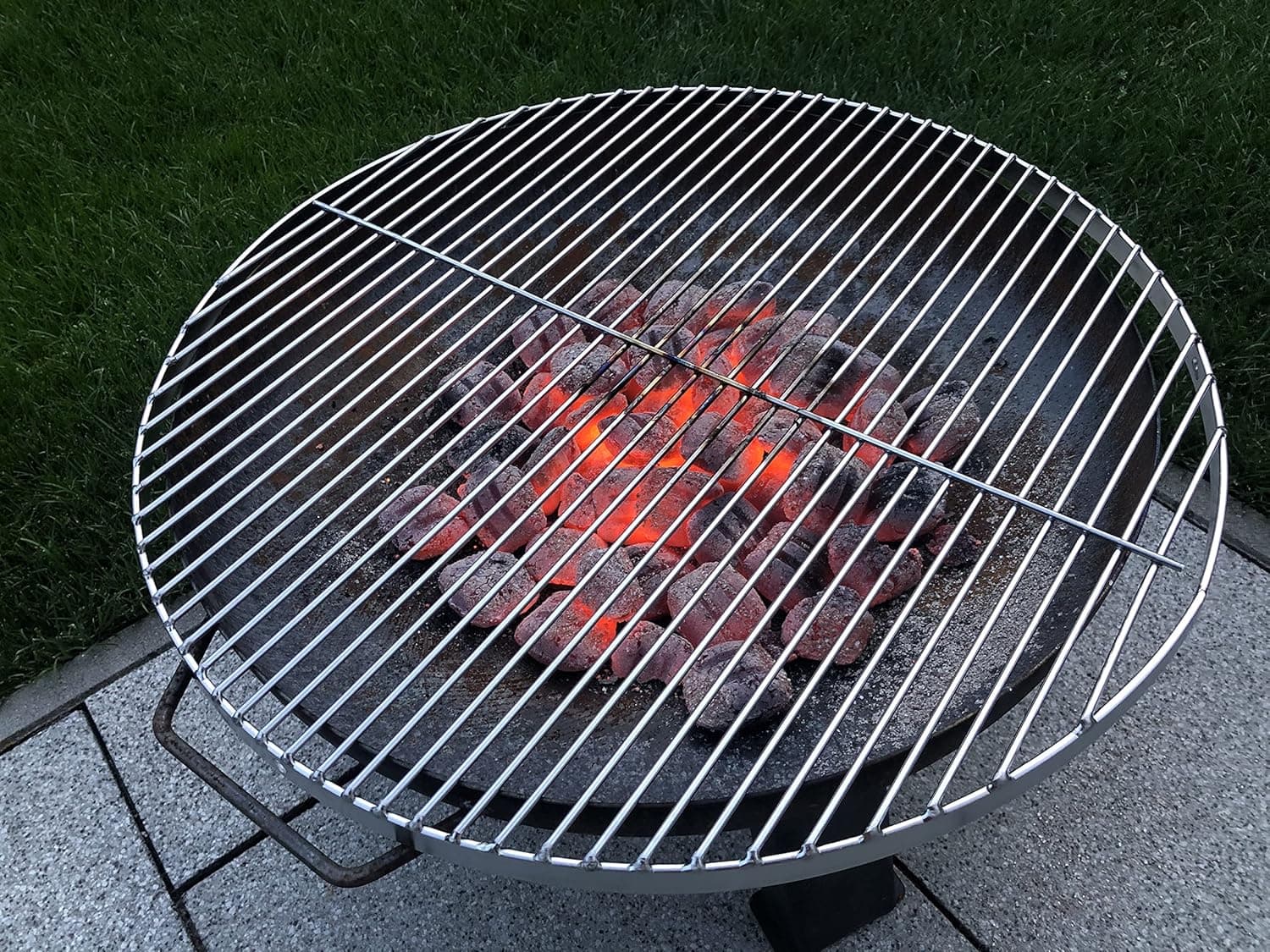 Premium Edelstahl Grillrost Rund Ø 80cm für Schwenkgrill, Grillgitter mit 3 Aufhängungsbohrungen Grillplatte für Holzkohlegrill BBQ Gasgrill Feuerplatte Zubehör, Camping Grillrost